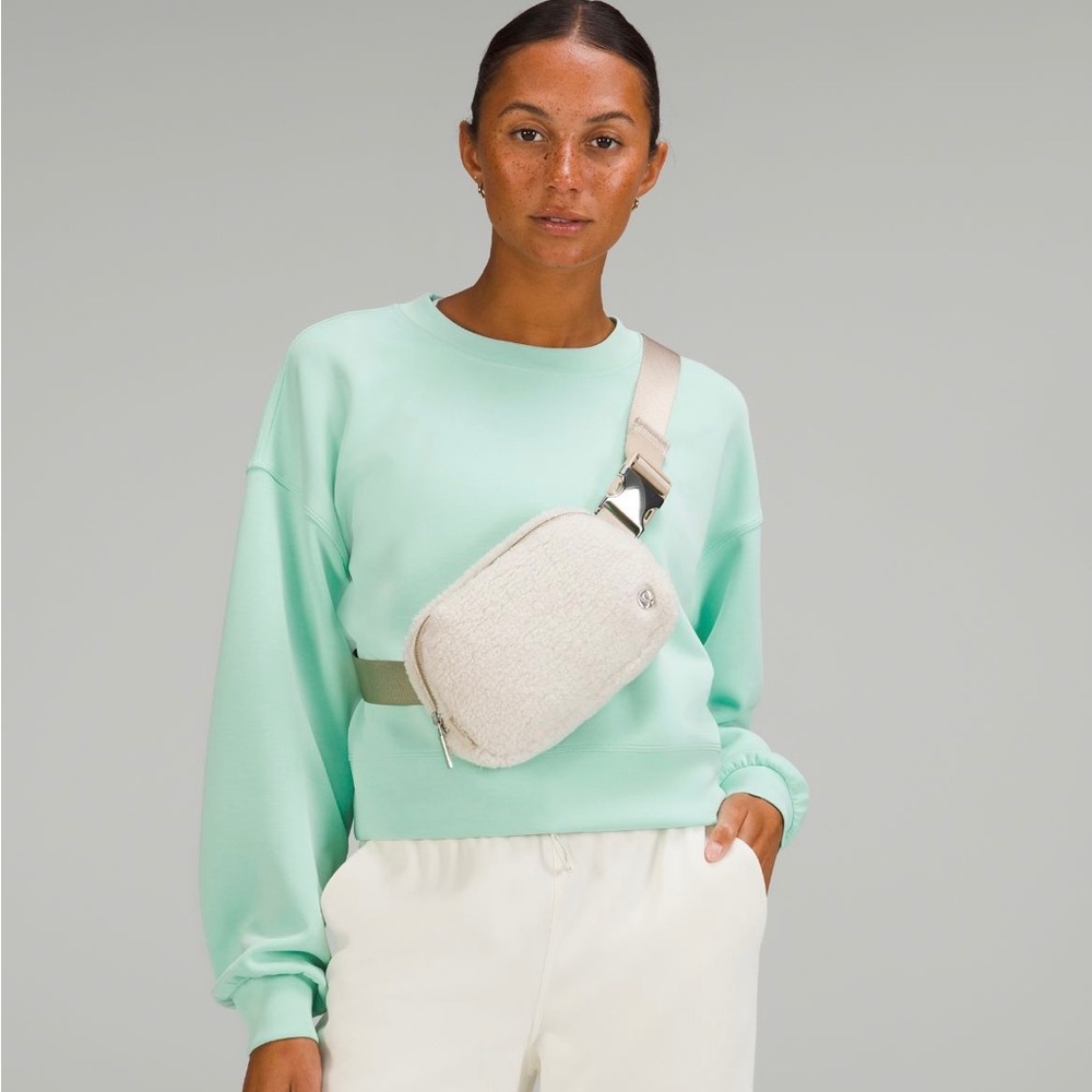 NEW WITH TAGS lululemon cream fleece everywhere belt bag